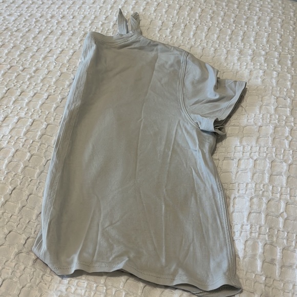 💕 Lululemon crop top light grey size 4 great condition - Picture 5 of 5